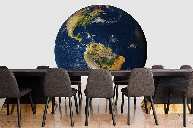 Avoid Bad Meetings: Understand Cultural Differences of Time, Hierarchy and Decision Making